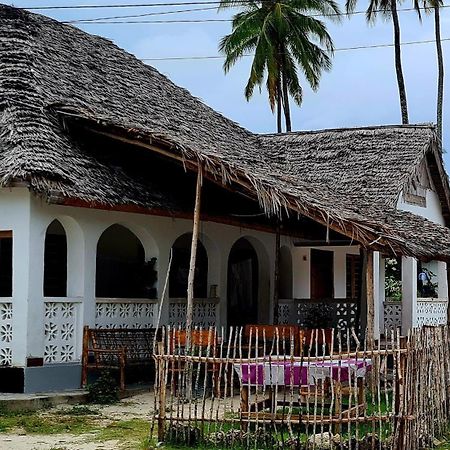 ホテル Afrobukuu House パジェ エクステリア 写真